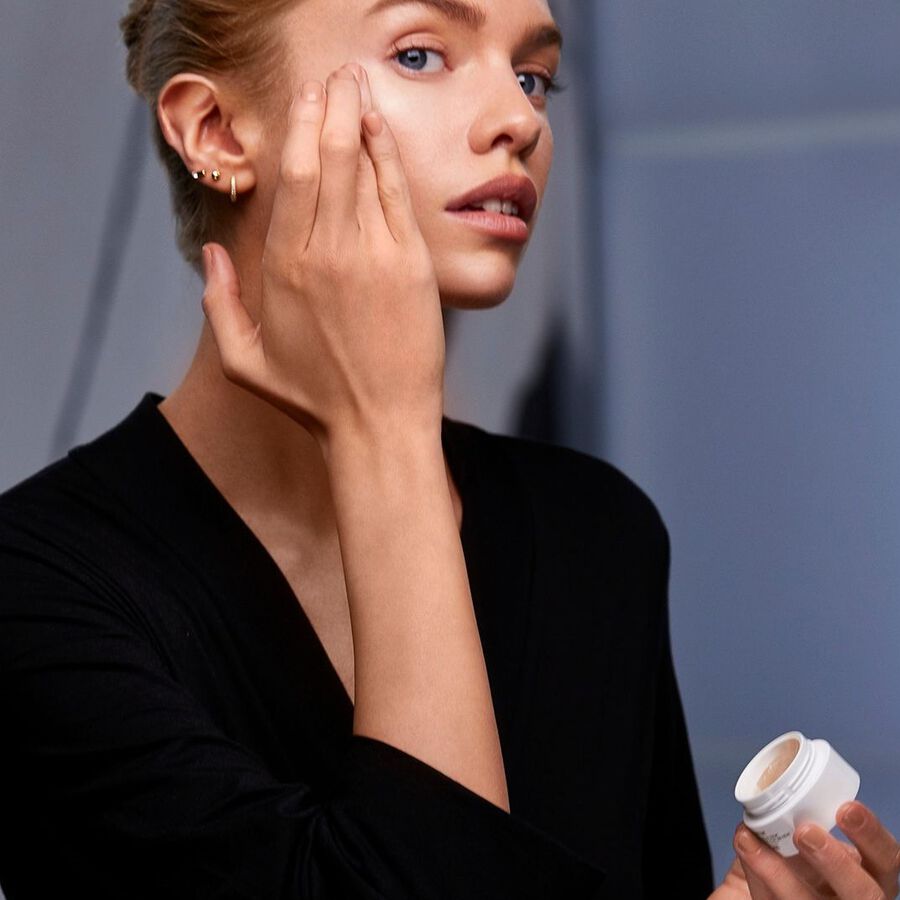 Stella Maxwell On Her Skin-Boosting Morning Routine